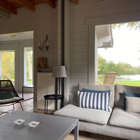 Des Etangs 펜션 Glanville