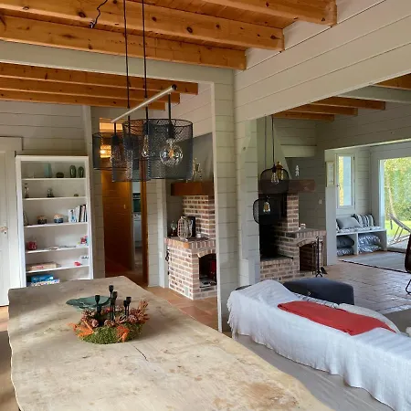 Des Etangs Glanville