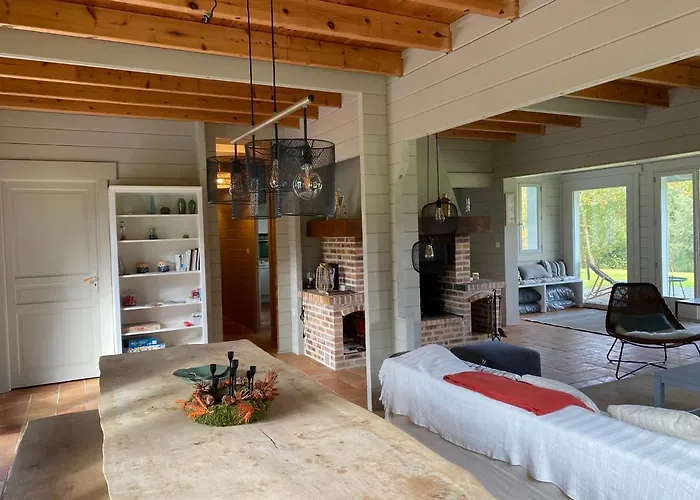 Des Etangs Glanville